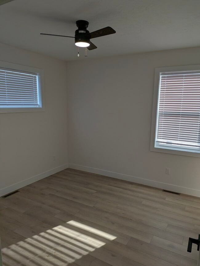 Building Photo - 162 Robin Rd