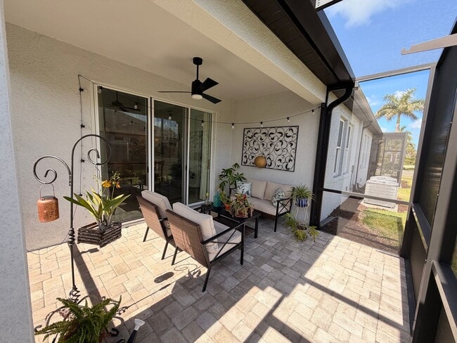 Building Photo - 6001 Fiore Dr