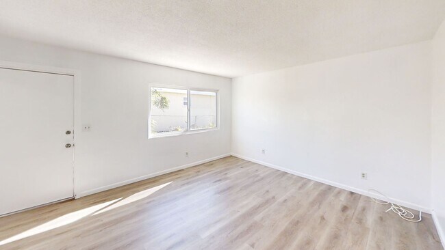 Building Photo - 1481 E Jacinto View Rd