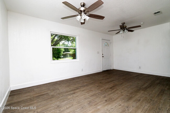 Building Photo - 356 Vesta Cir