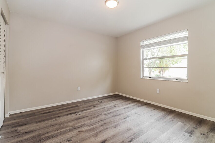 Building Photo - 912 Axlewood Cir