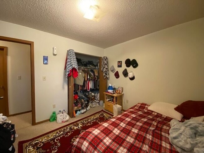 Building Photo - $1,095 | 2 Bedroom, 1 Bathroom APARTMENT | No Pets | Available for August 1st, 2026 Move In