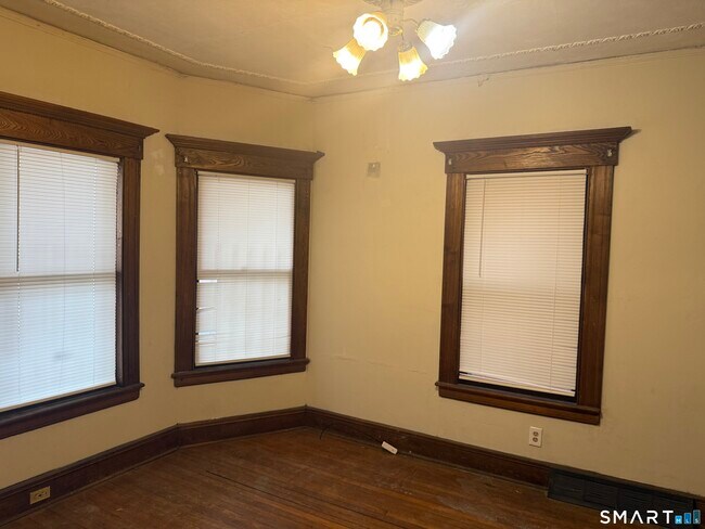 Building Photo - 1269 Park Ave