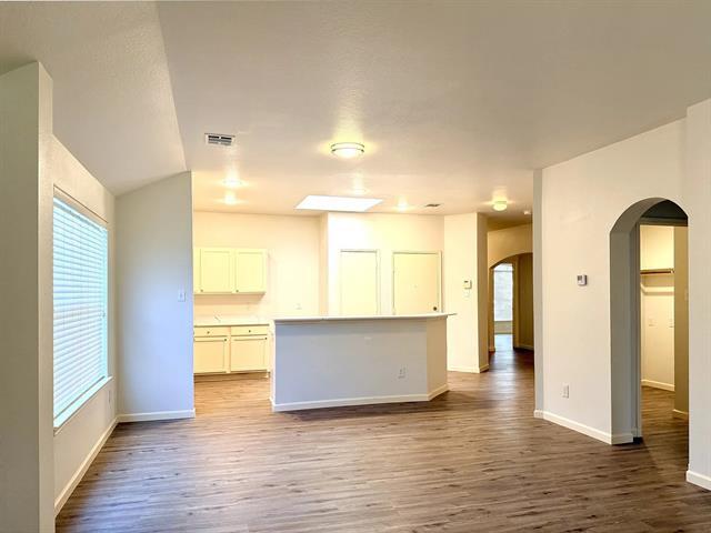 Building Photo - 507 Tumbleweed Dr