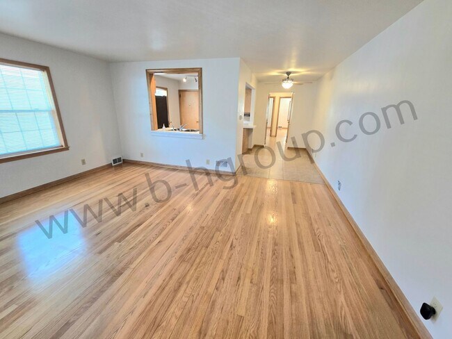 Building Photo - 7833 39th Ave