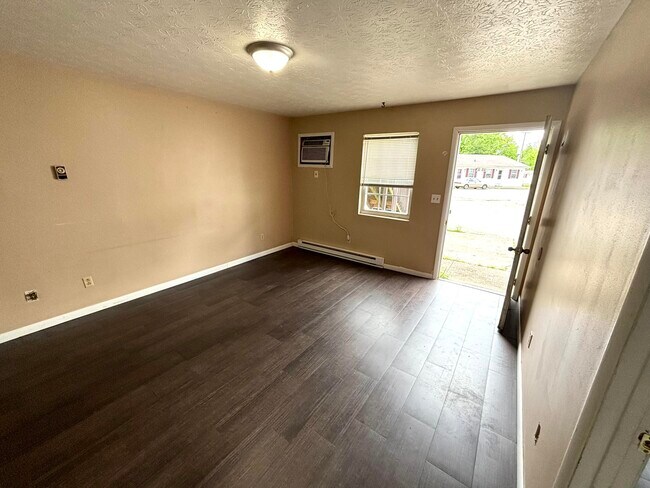 Building Photo - 1155 KY-3057