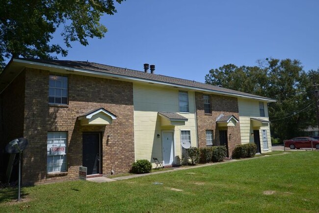 Building Photo - 1145 Husband St