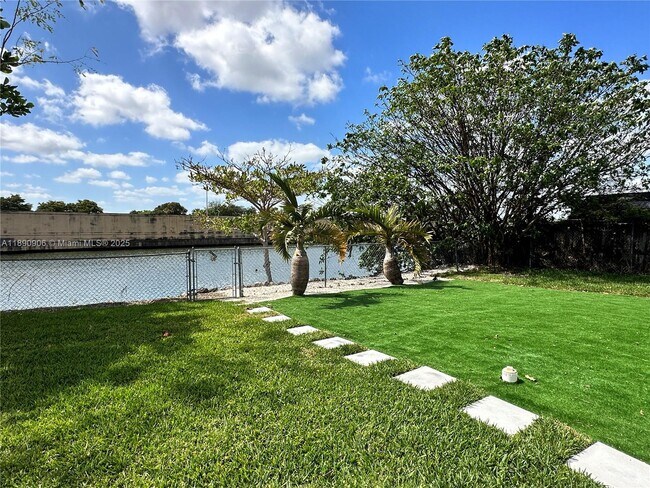 Building Photo - 1436 SW 76th Ct