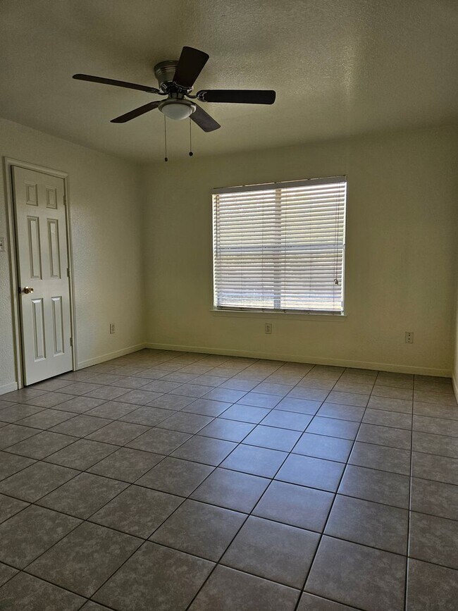 Building Photo - 3015 Cantabrian Dr