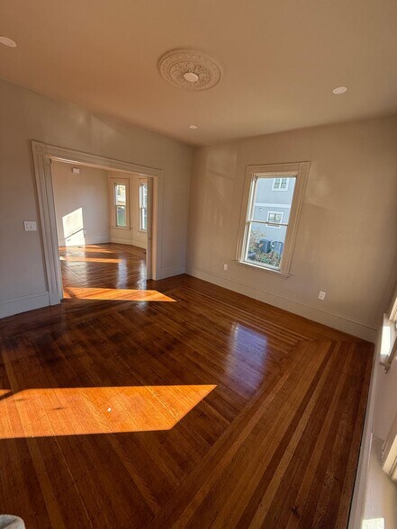 Building Photo - 62 Locust St