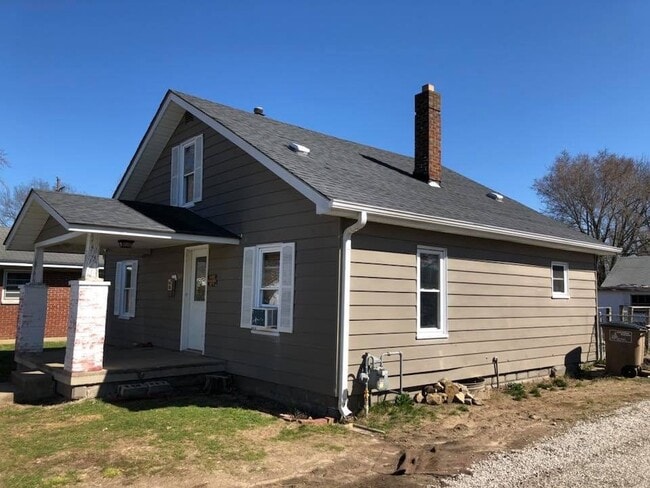 Building Photo - 321 Hege Ave