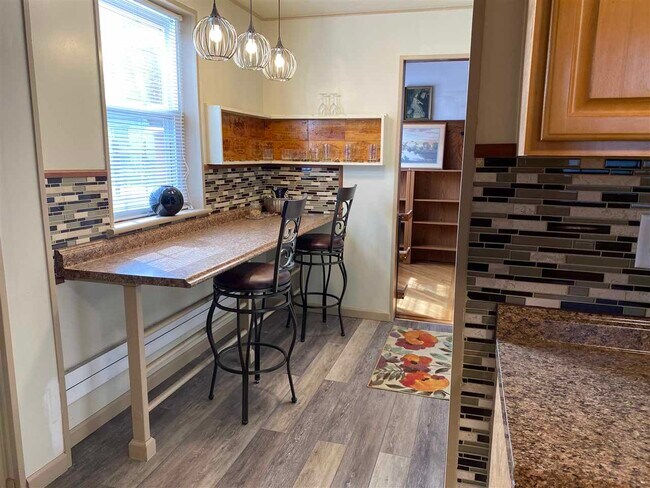 Building Photo - 163 Jewett Ave