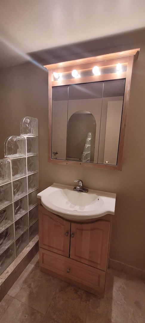 Building Photo - Two-Bedroom Condo| Parking + WiFi Included!