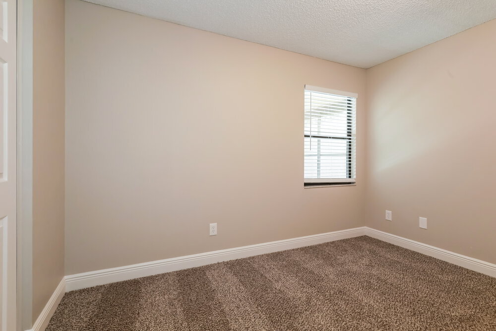 Building Photo - 6145 Island Forest Dr