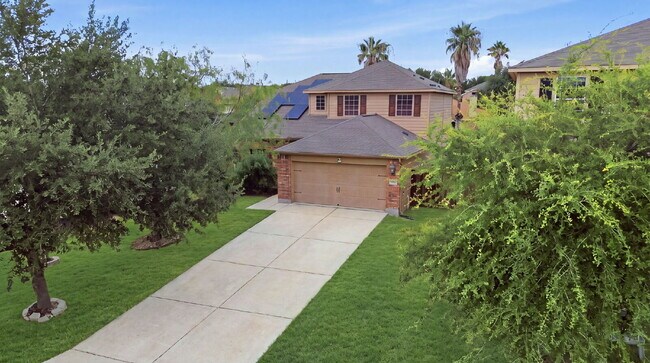 Building Photo - House in a Gated community with SOLAR PANELS!