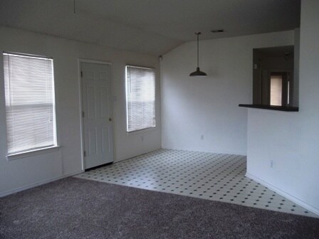 Building Photo - 2205 Garrett Dr