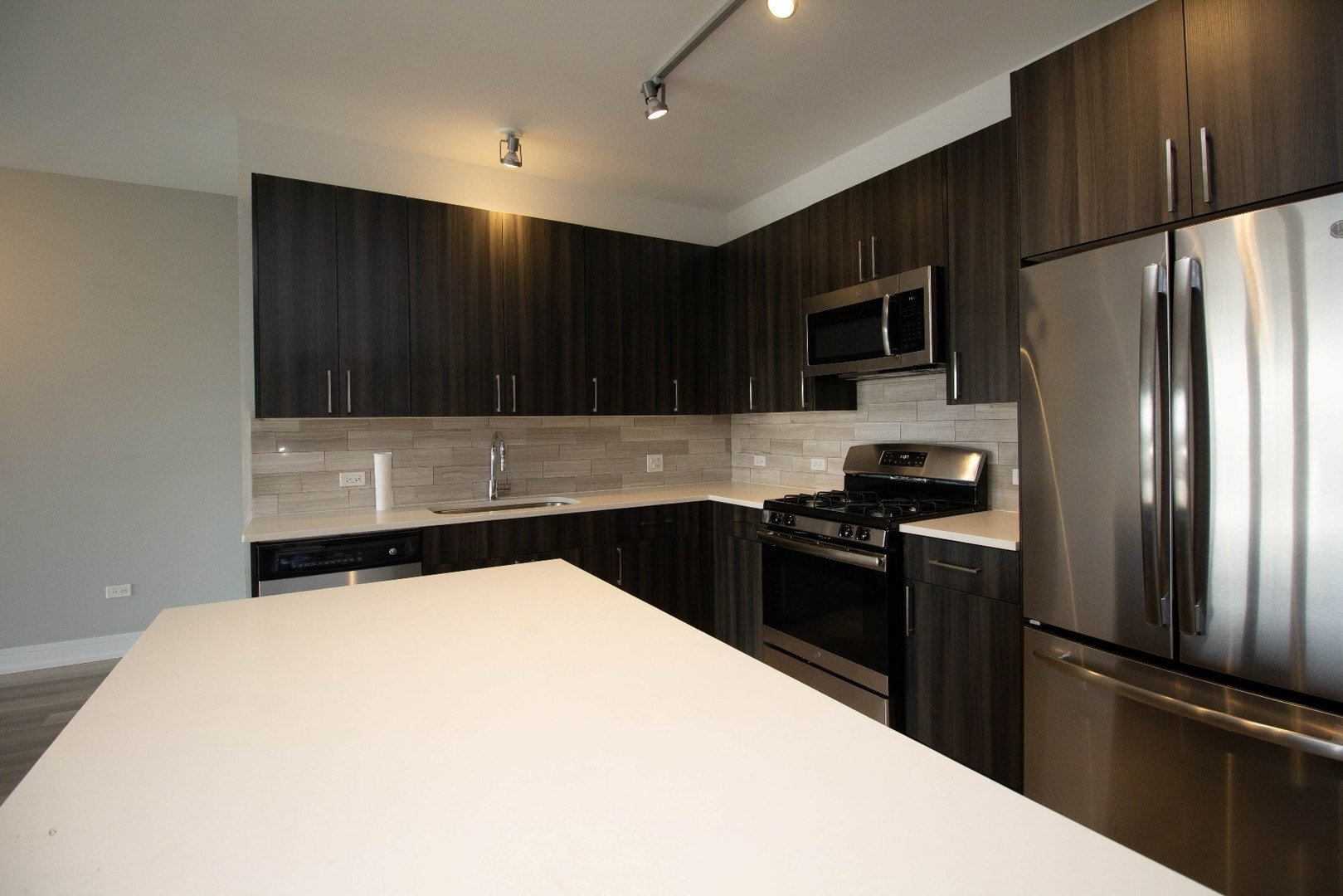 Building Photo - 1554 N Talman Ave