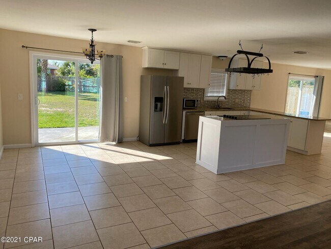 Building Photo - 5241 Thornton Ln