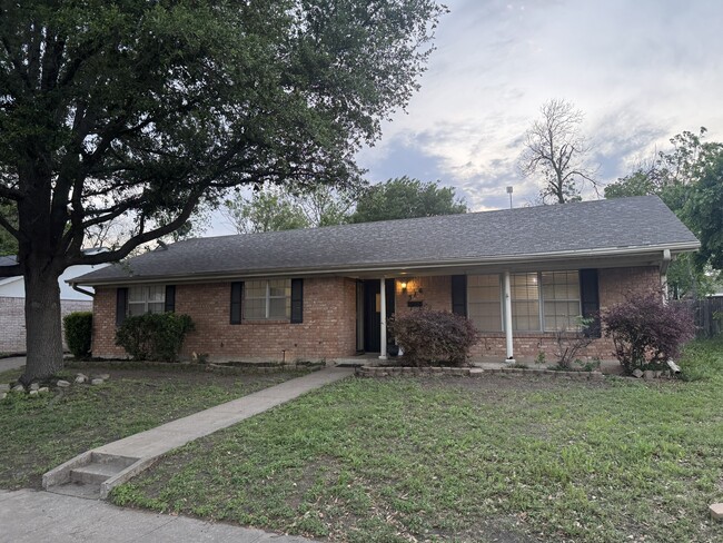 Building Photo - 516 Richland Dr