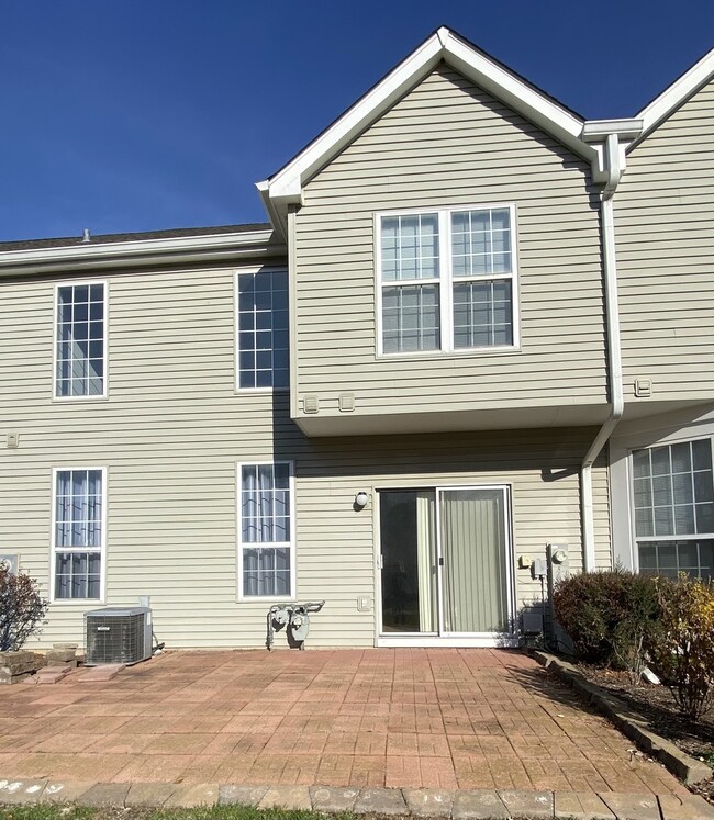 Building Photo - 2203 Rossiter Pkwy