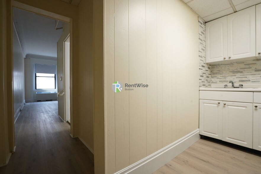 Building Photo - 62 Boylston St