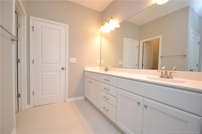 Building Photo - 977 Bristol Bridge Dr