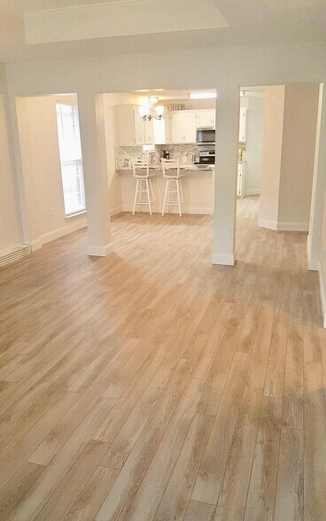 bright dining area - 4553 Barrington Ln