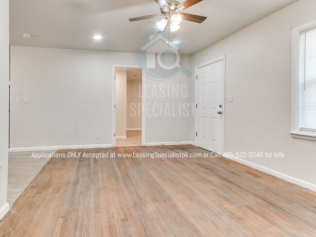 Building Photo - Charming Mid Norman 3 Bed 2 Bath Home!