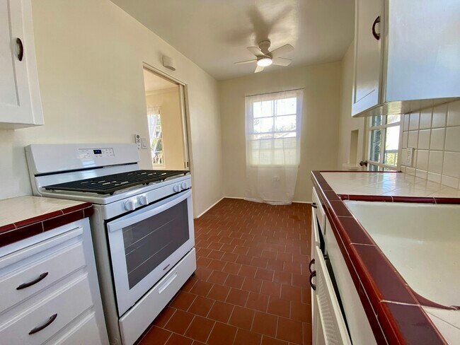 Building Photo - 2815 Capps St