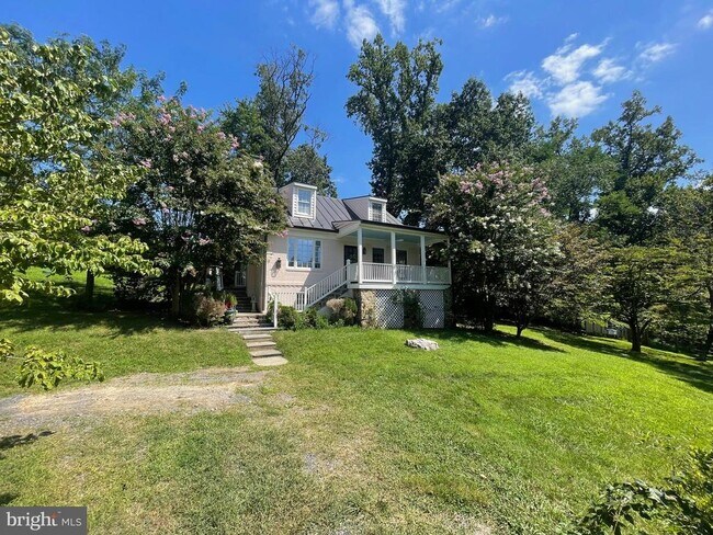 Building Photo - 38103 Homestead Farm Ln