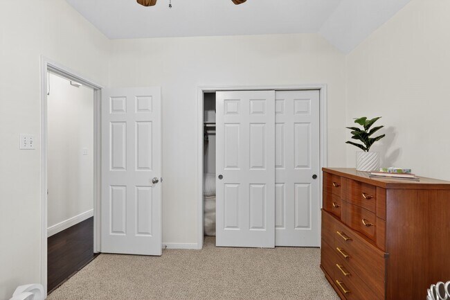 Building Photo - 502 Ernst Ct