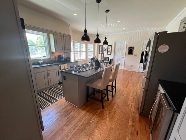 Building Photo - 795 Oak Trail Dr