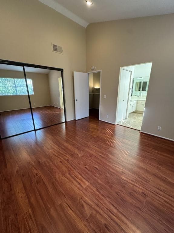Building Photo - 9990 Scripps Vista Way