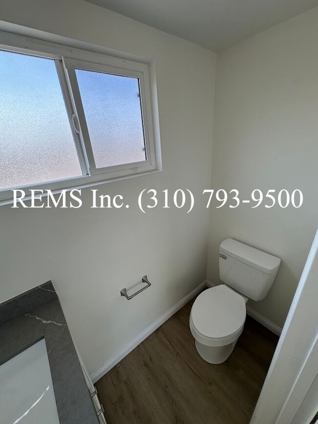 Building Photo - Beautifully Updated Home with 2-Car Garage & Large Bonus Family Room