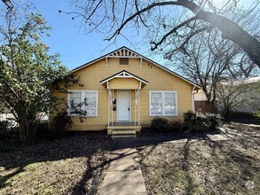 Building Photo - Spacious home in the heart of Waco