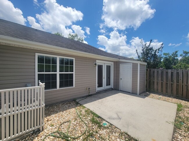 Building Photo - 1406 Anna Way