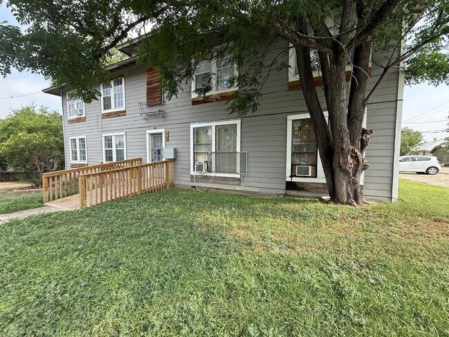 Building Photo - 541 Hammond Ave