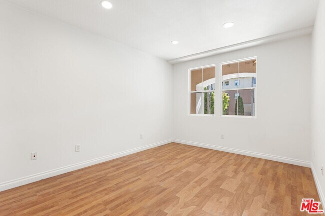 Building Photo - 13075 Pacific Promenade