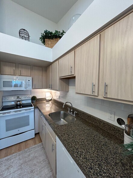 Building Photo - 36 Highland Cir