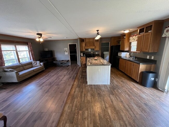 Building Photo - 72 Henry Harris Ln