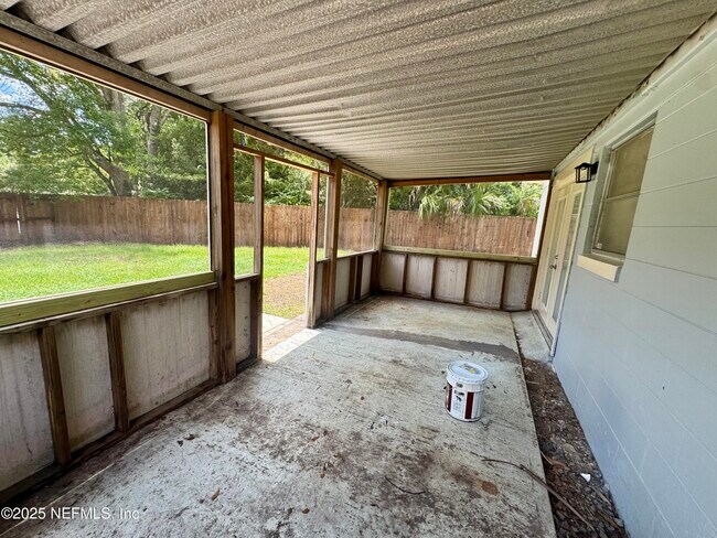 Building Photo - 2366 Betsy Dr