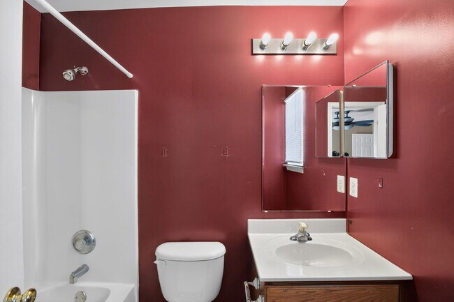 Building Photo - 46090 Maria Way
