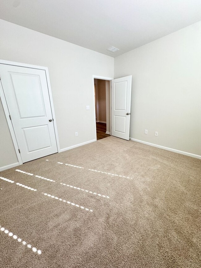 Building Photo - Brand New! Central Conway Location in Kingston Bay! Beautiful Pond View!