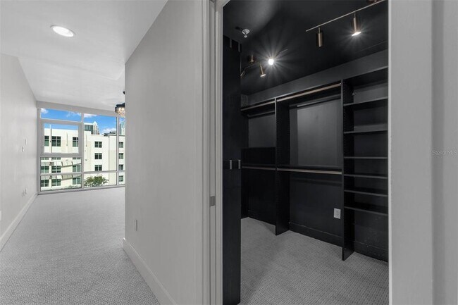 Building Photo - 260 S Osceola Ave