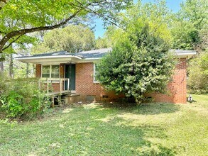 Building Photo - Cozy & Convenient Living on Fay Street – Great Location!