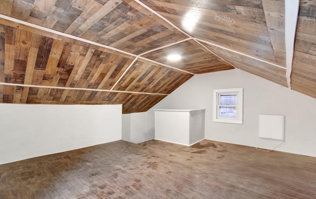 Building Photo - Coming Soon! Charming 4 Bedroom Home in York City!