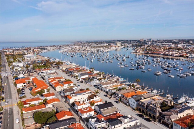 Building Photo - 1319 W Bay Ave