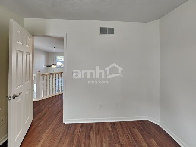 Building Photo - 13 Stoney Bluff Way