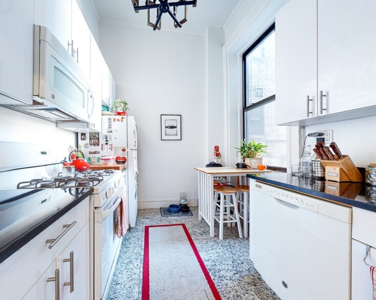 Building Photo - Prospect Park West