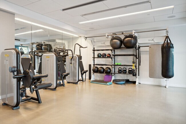 Building Photo - 399 Fremont St